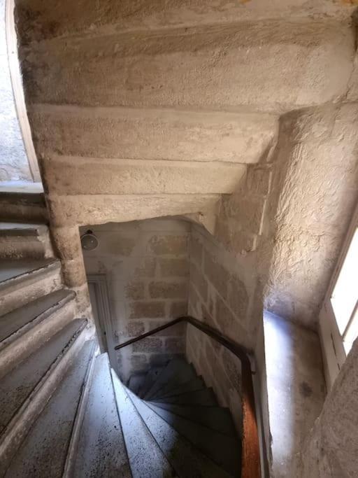 Le Petit Ecusson A La Cathedrale * Nîmes