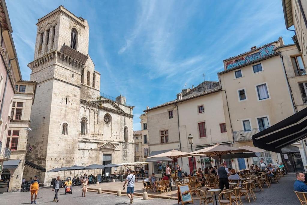 Le Petit Ecusson A La Cathedrale *