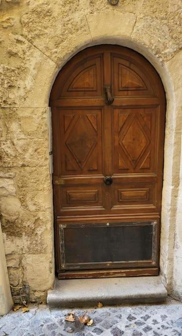 Le Petit Ecusson A La Cathedrale Appartement *